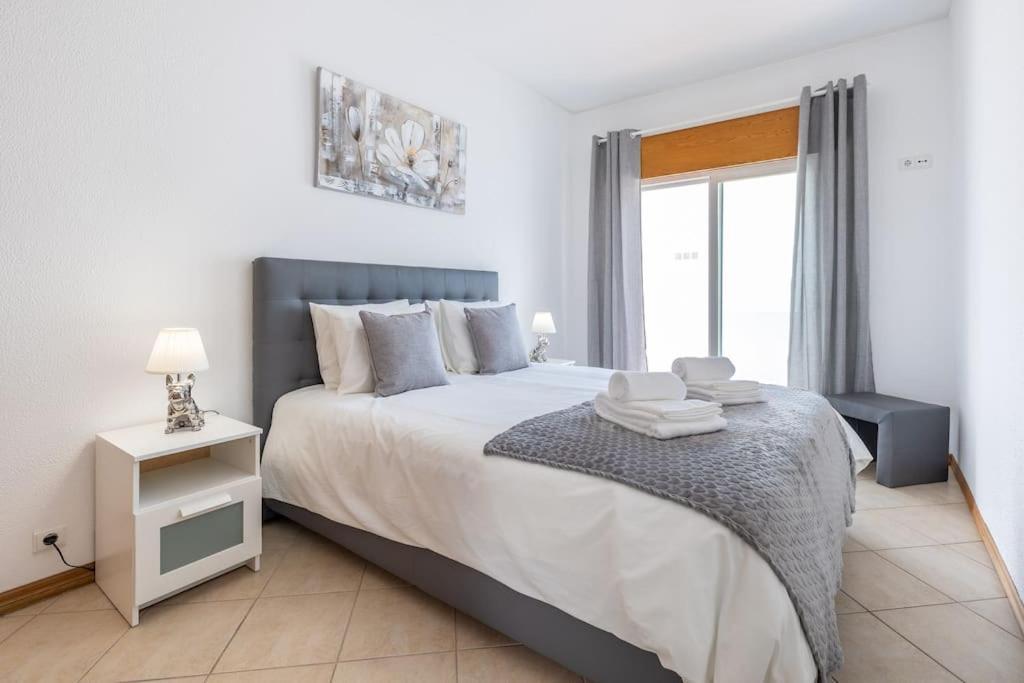 Sea-Front 1' Min! - Apartment With Ac & Wifi Quarteira Esterno foto