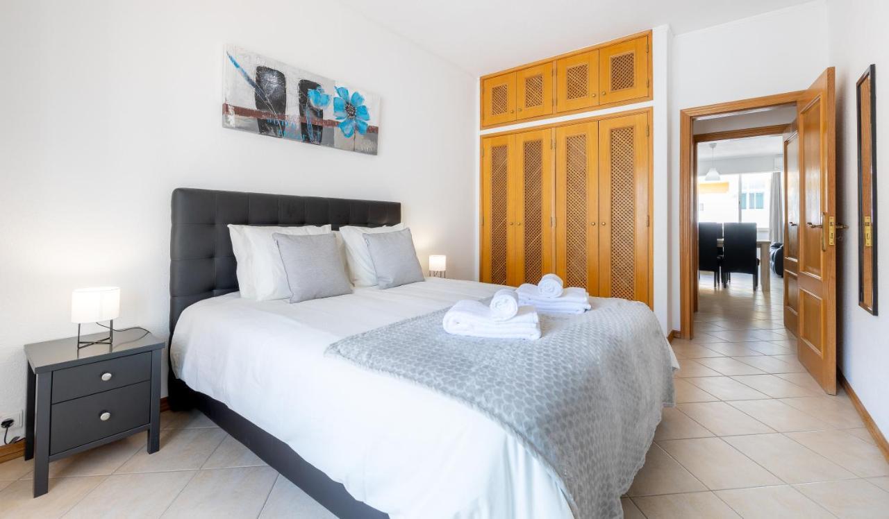Sea-Front 1' Min! - Apartment With Ac & Wifi Quarteira Esterno foto